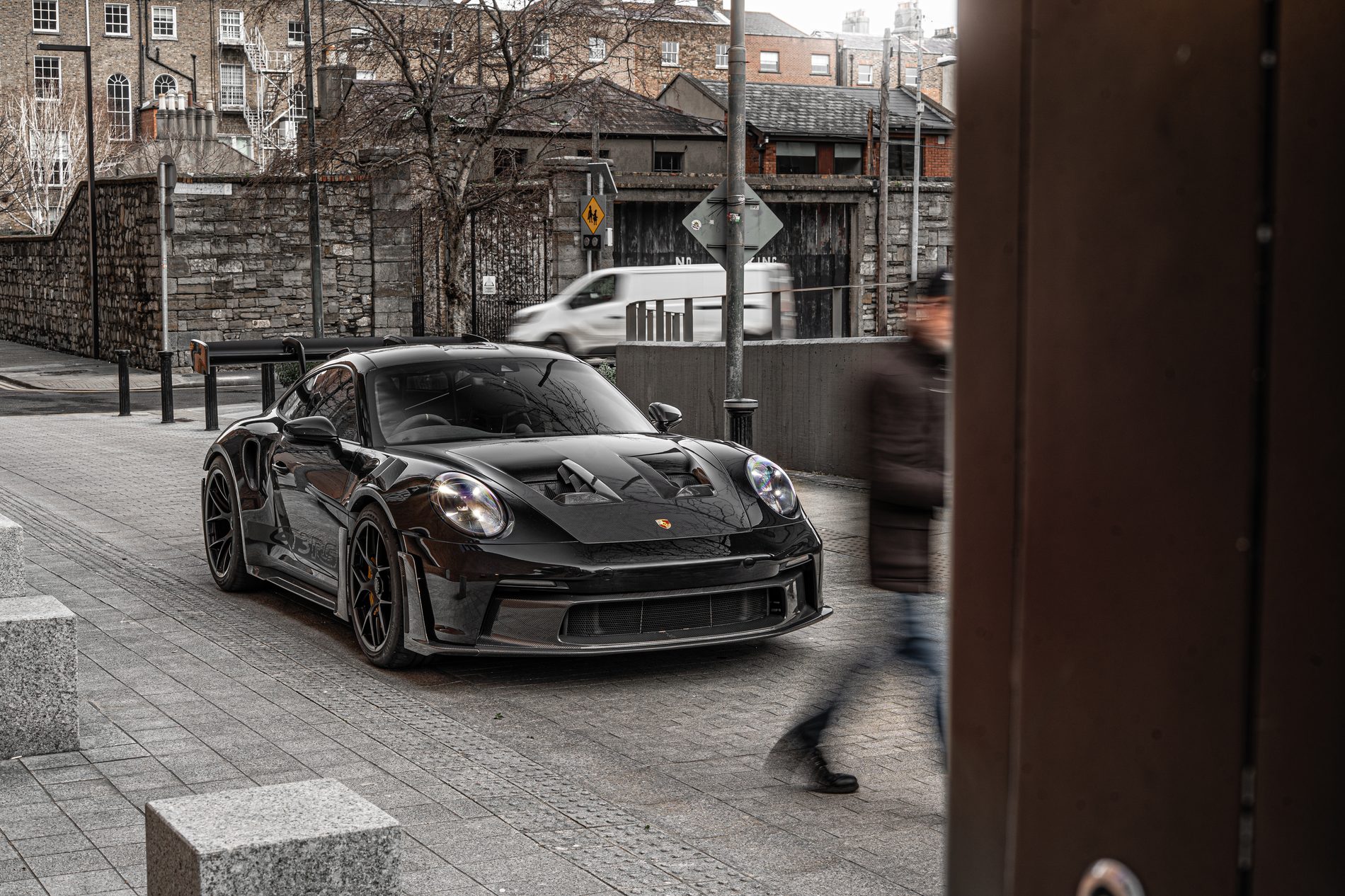 Black Porsche 911 GT3 RS on a Dublin street